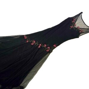 GORGEOUS VINTAGE 90s silk black rose gown.